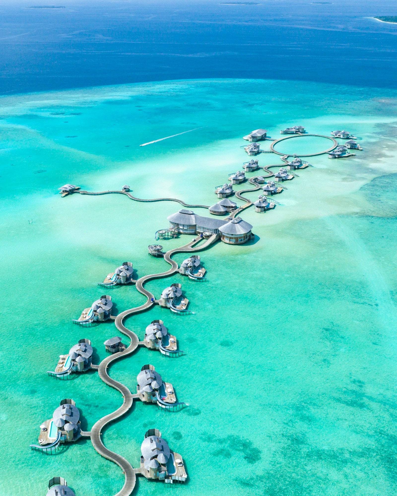 Gan manta snorkel retreat